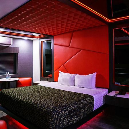 Hotel Passion Secrets Villas And Suites Toluca Bagian luar foto