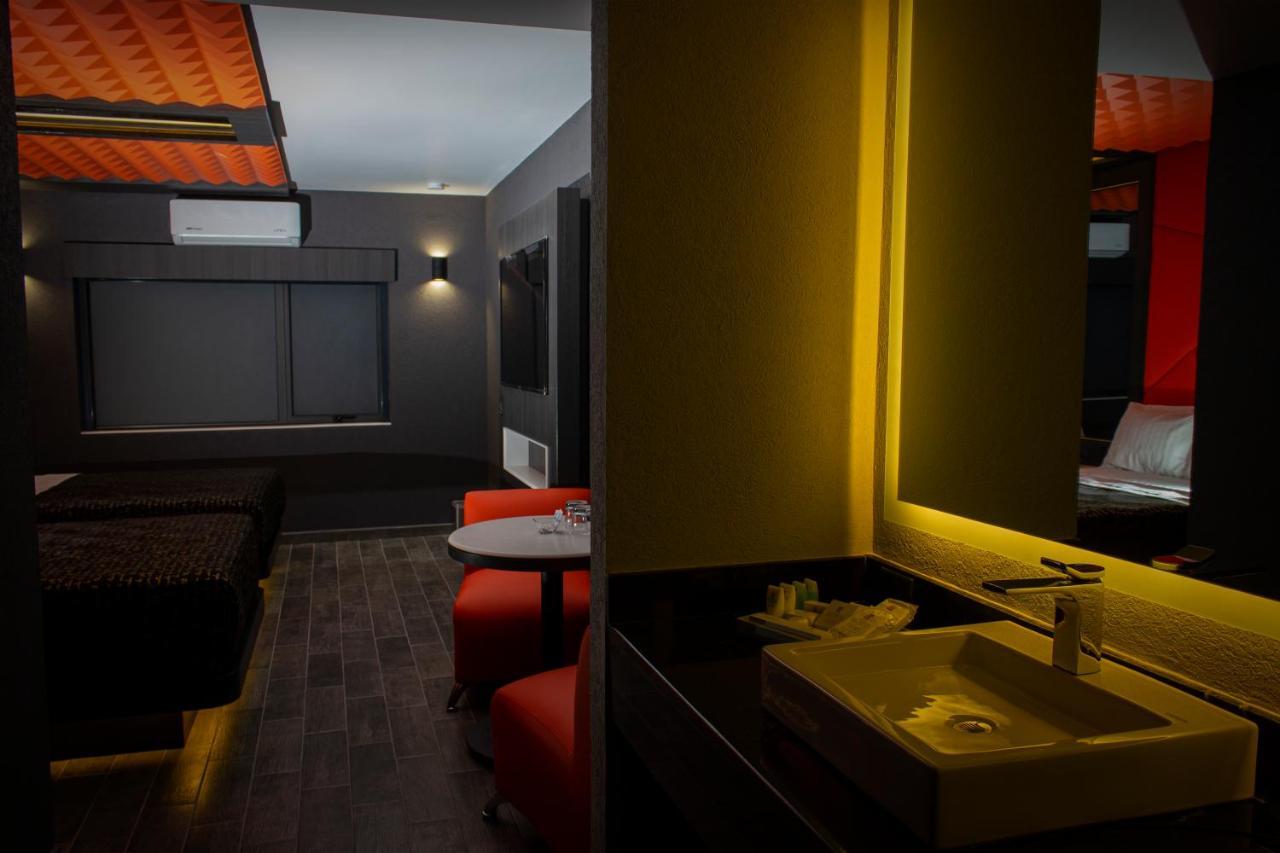 Hotel Passion Secrets Villas And Suites Toluca Bagian luar foto