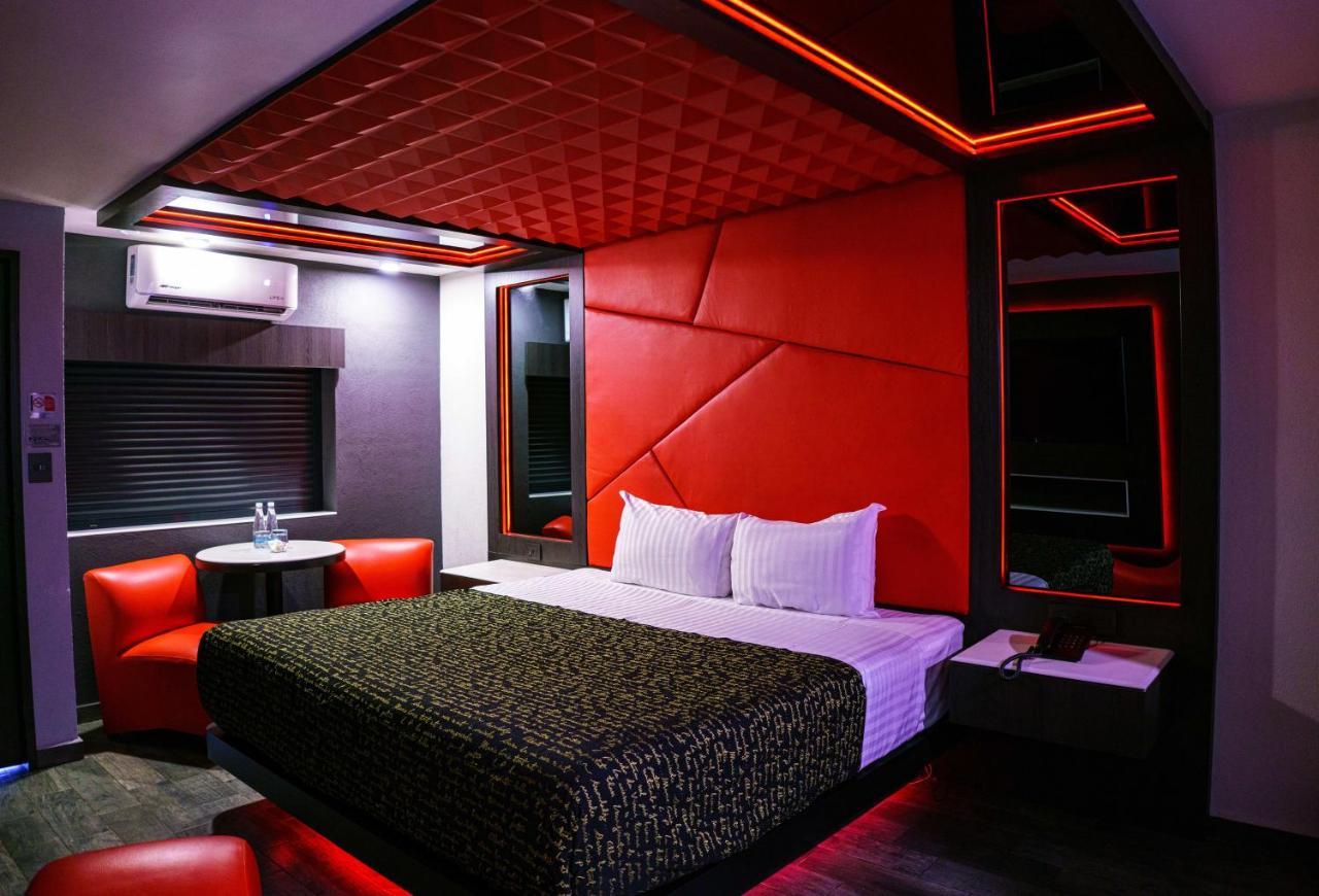 Hotel Passion Secrets Villas And Suites Toluca Bagian luar foto